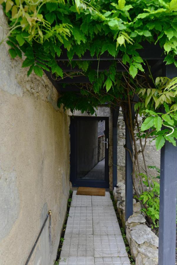 Chez Pique-Fesse Chambre D'Hote Saint-Martin-L'ars Luaran gambar